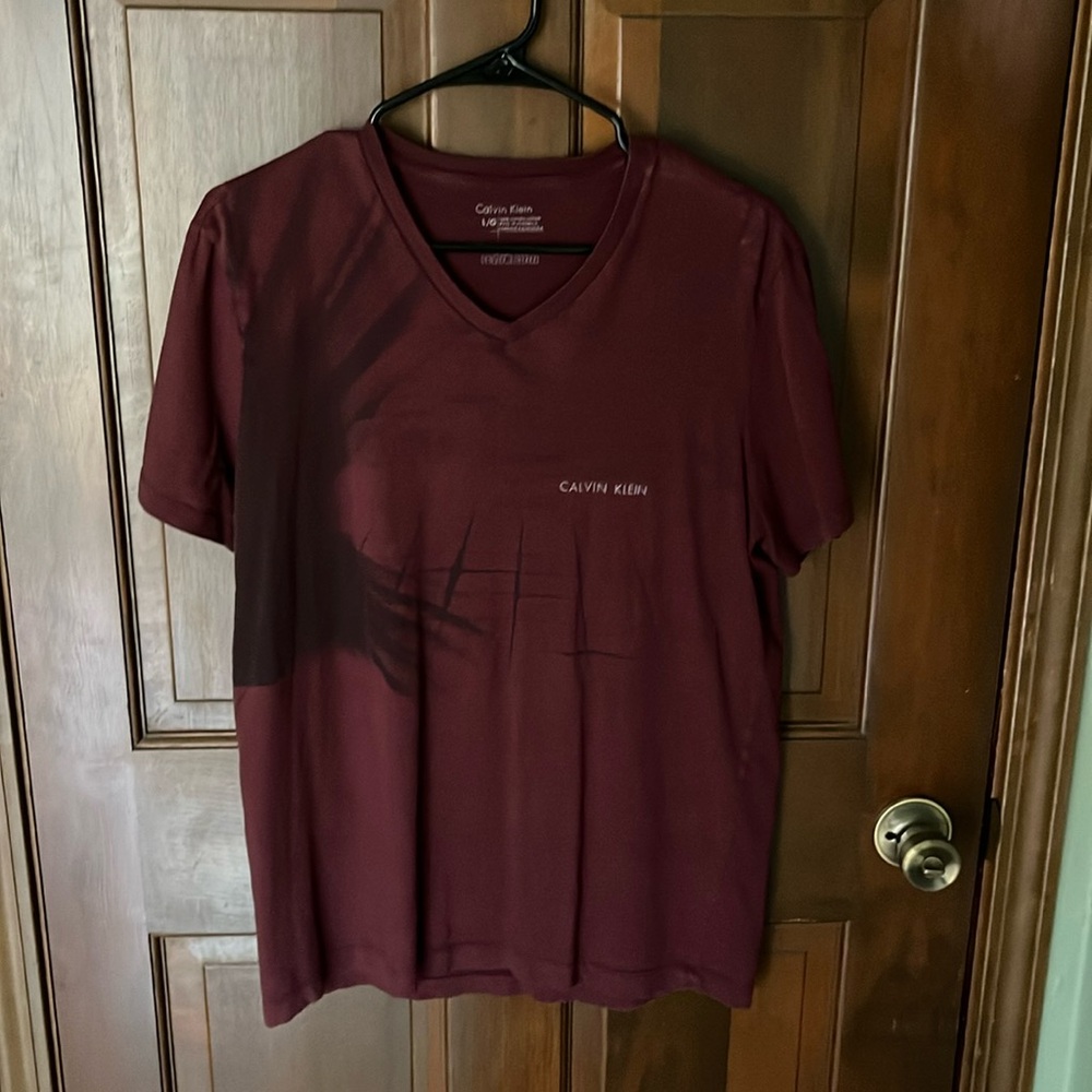 CK v-neck shirt